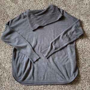 Oversized turtle neck sweater! Great condition!